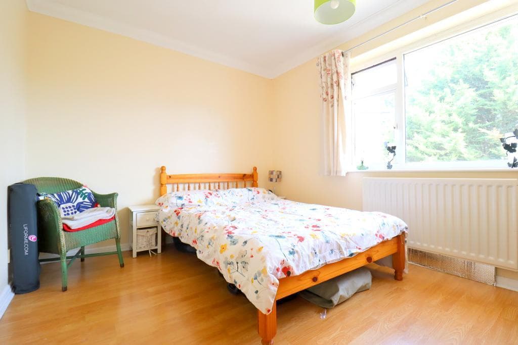 Rosslyn Crescent, Icknield, Luton, Bedfordshire, LU3 2AU - Image 5