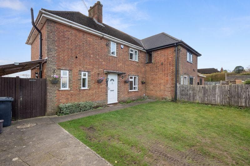 Lovel End, Gerrards Cross, SL9 - Image 1