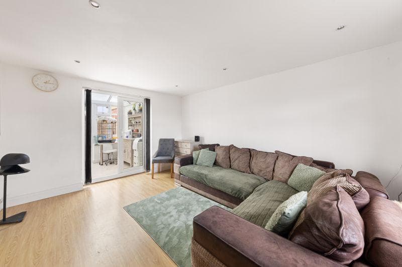 Lovel End, Gerrards Cross, SL9 - Image 2
