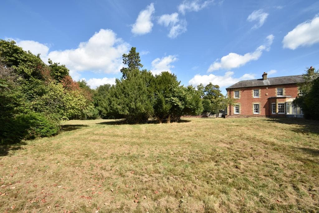 Framewood Road, Stoke Poges, Buckinghamshire, SL2 - Image 2