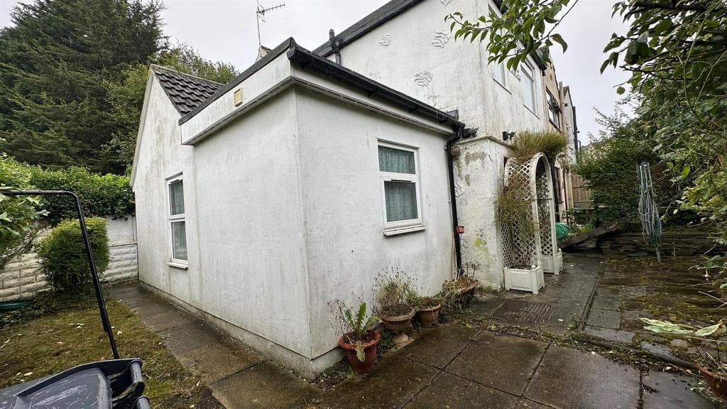 Bradford Road, Idle, Bradford - Image 3