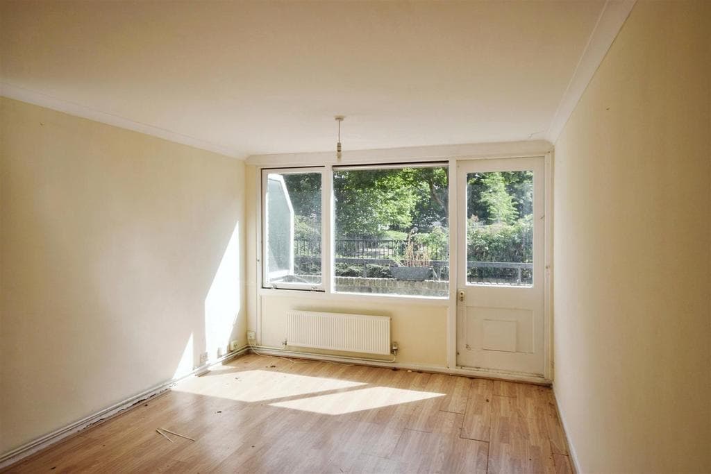 Nero Court, Augustus Close, Brentford Docks - Image 2