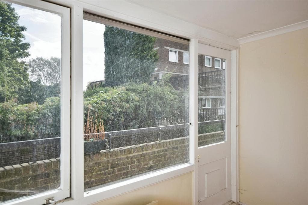 Nero Court, Augustus Close, Brentford Docks - Image 4