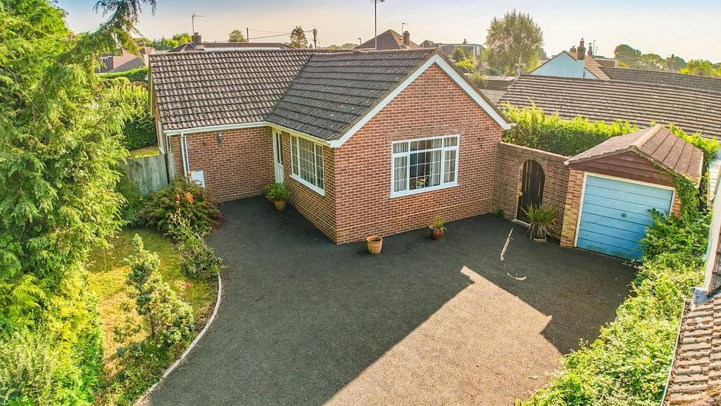 View property at Hayes Lane, Colehill, Wimborne, BH21