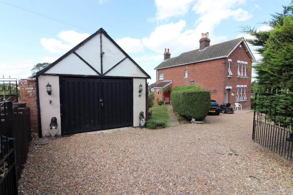 Toddington LU5 - Image 1