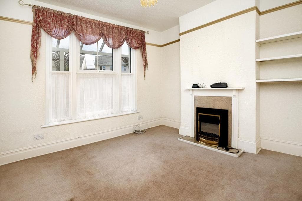 Gloucester Road, Teignmouth, TQ14 - Image 2