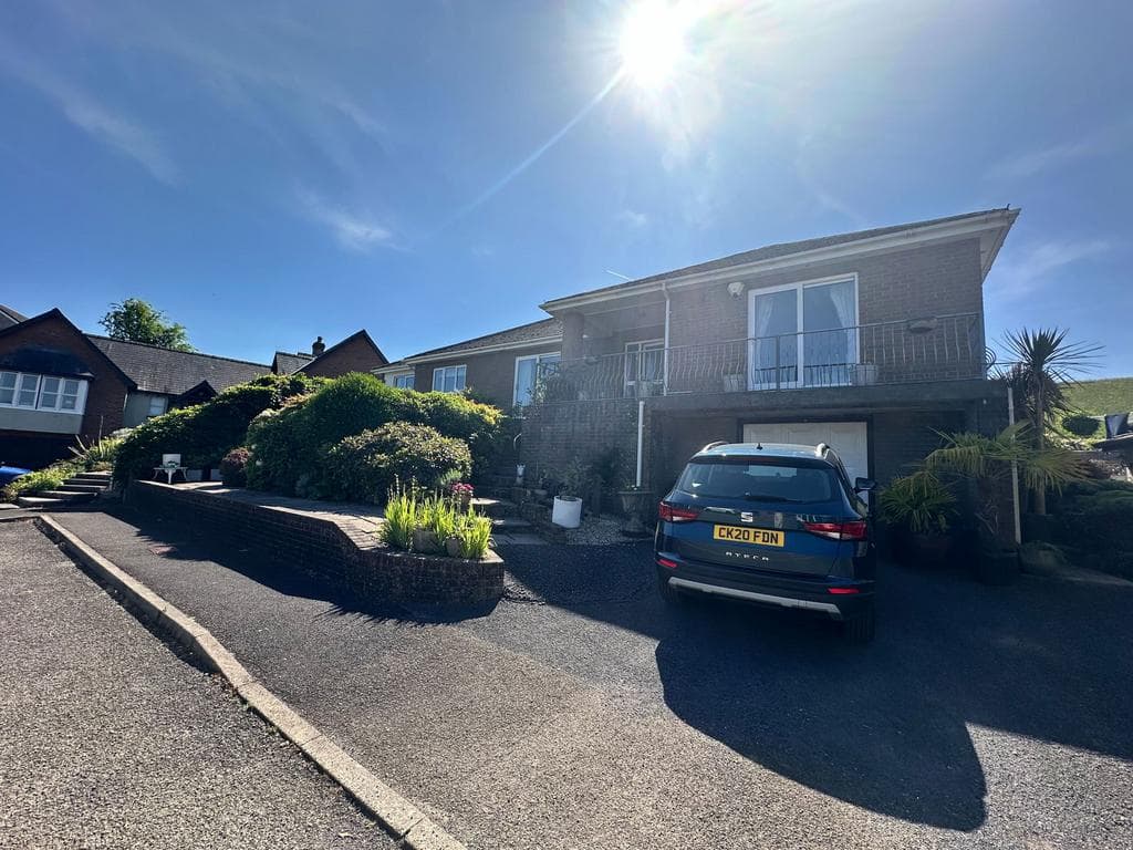 Parc y Llan, Llandybie, SA18 3HY - Image 2