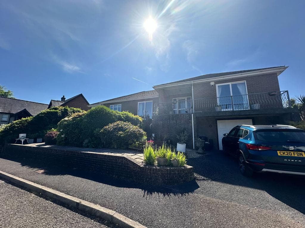 Parc y Llan, Llandybie, SA18 3HY - Image 3
