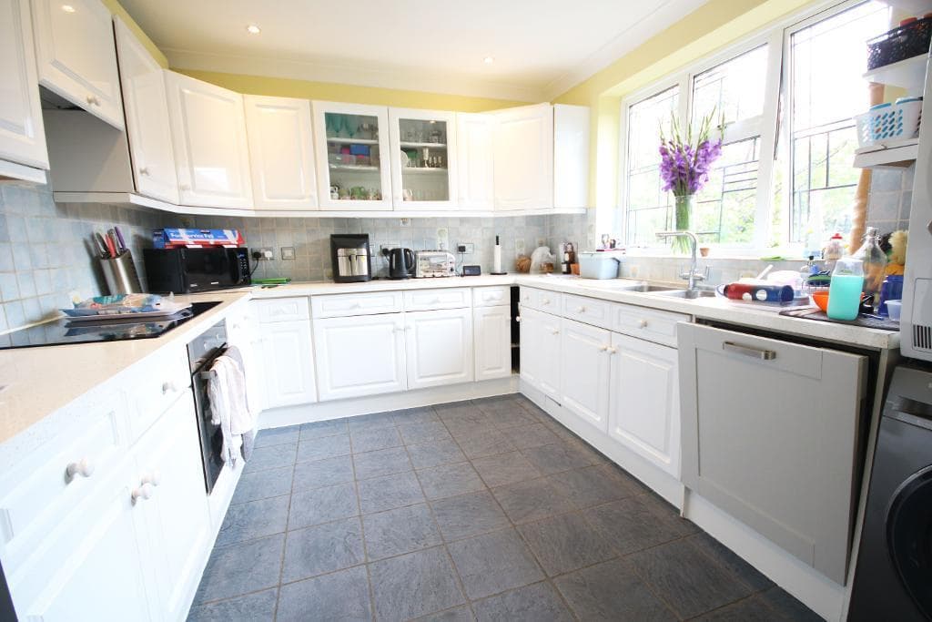 Edgware HA8 - Image 3