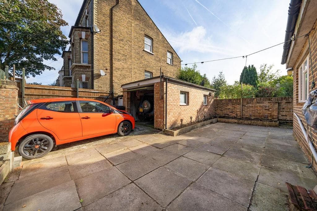 Bonham Road, SW2 - Image 5