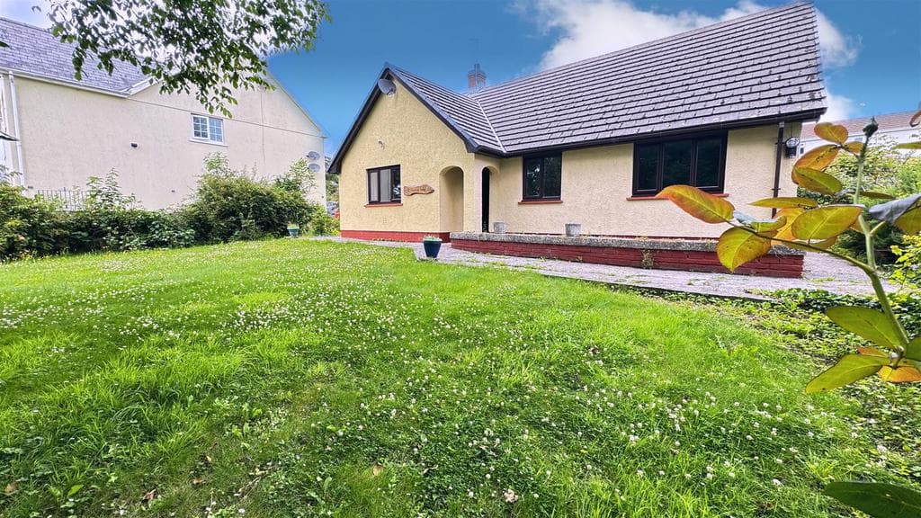 Woodside Grove, Pembroke - Image 2