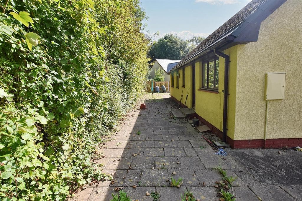 Woodside Grove, Pembroke - Image 5