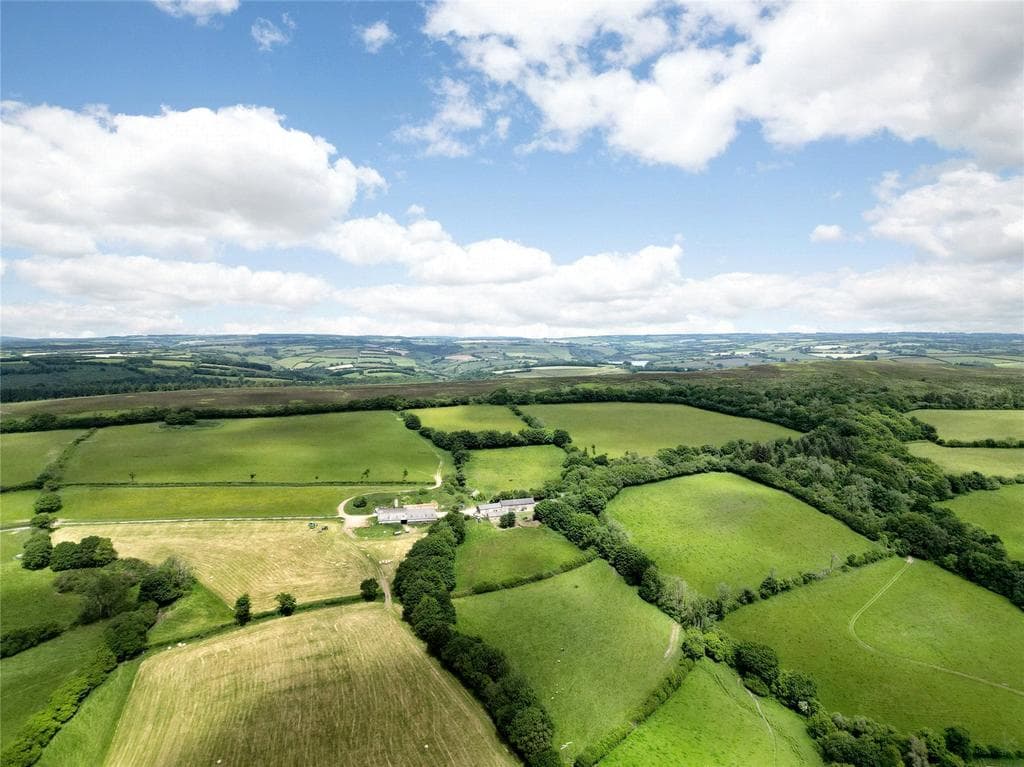 Skilgate, Taunton, Somerset, TA4 - Image 1