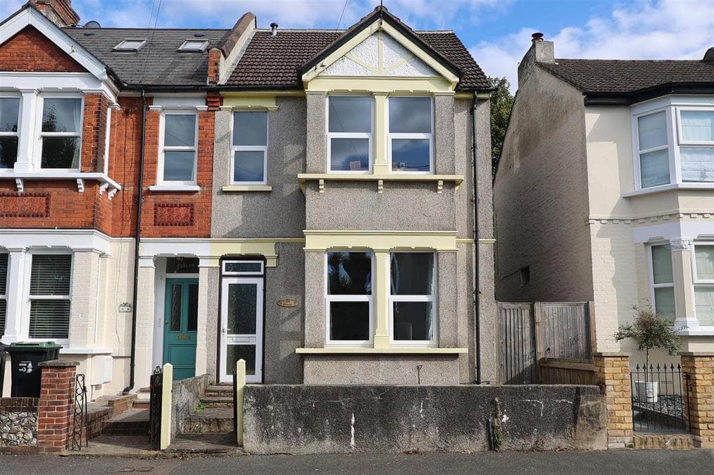 View property at Glossop Road, South Croydon
