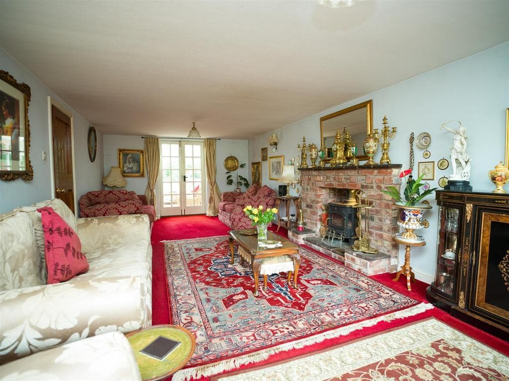 Treuddyn, Mold. - Image 2