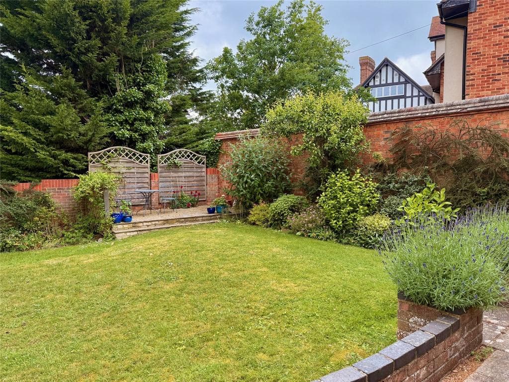Firs Close, Aylesbury HP22 - Image 3