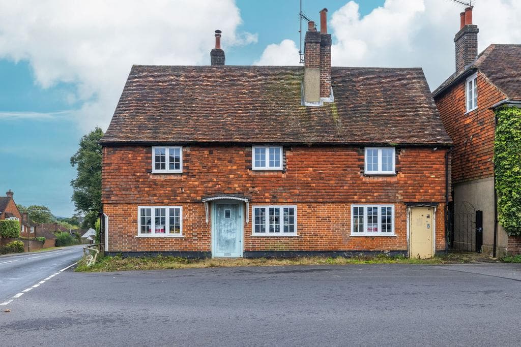 1 Outwood Lane, Bletchingley RH1 - Image 1