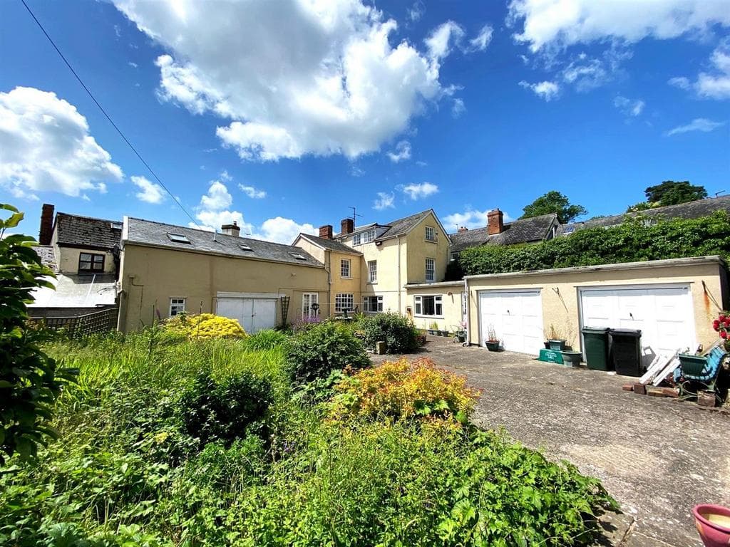 View property at Oak House, Market Square, Bishops Castle