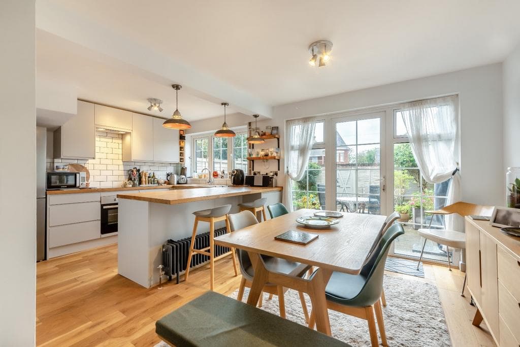 The Saltings, Langstone, Hampshire - Image 4