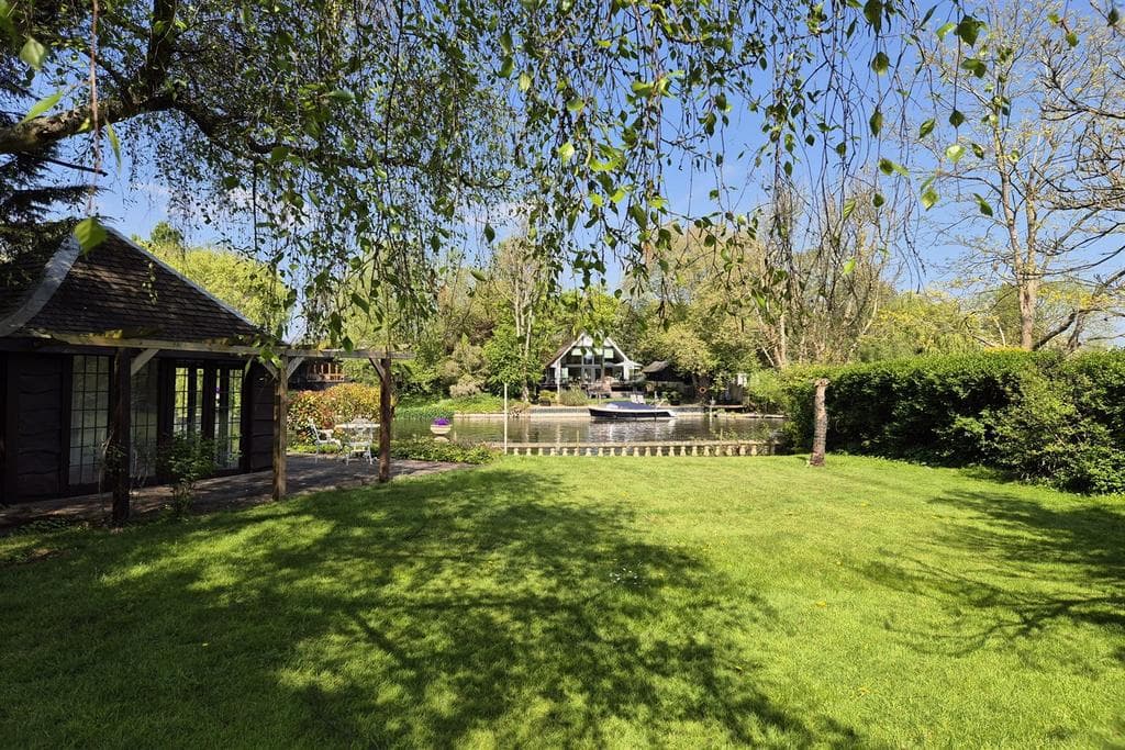 Quarrywood Road, Marlow - Image 2