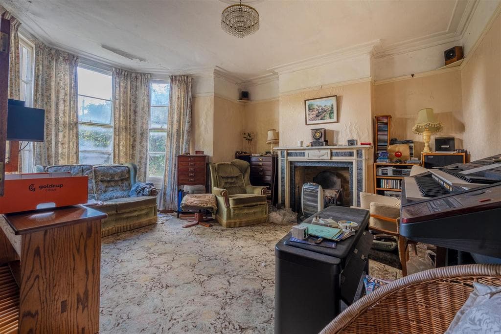 Bath Road, Longwell Green, Bristol - Image 3