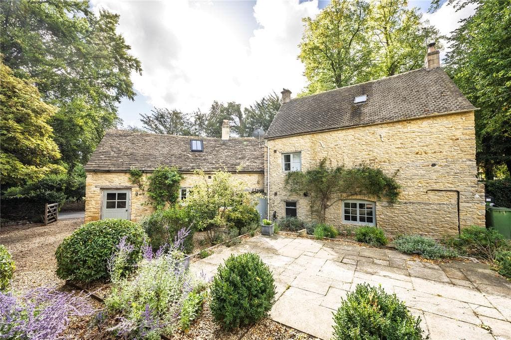 View property at Upper Slaughter, Cheltenham, Gloucestershire, GL54