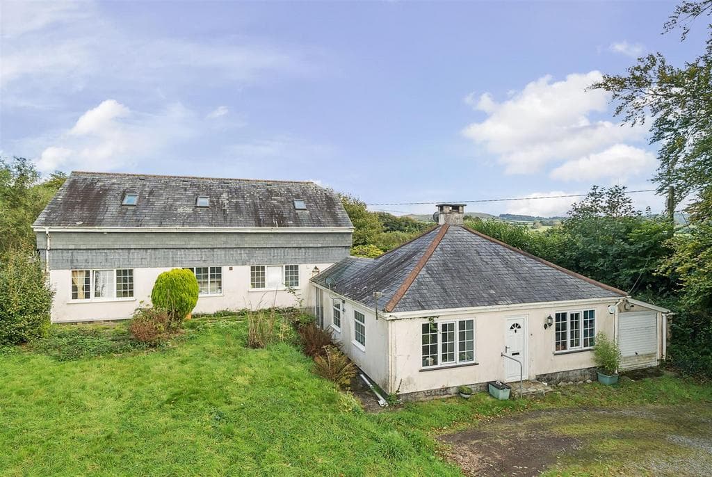 Sampford Spiney, Dartmoor National Park - Image 1