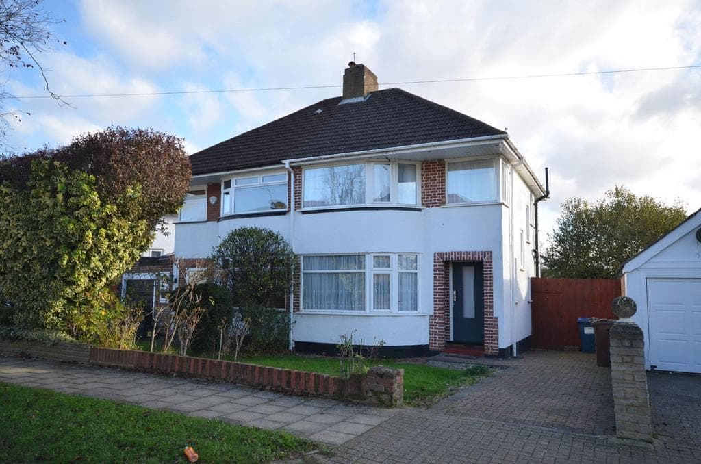 Curzon Avenue, Stanmore, HA7 - Image 1
