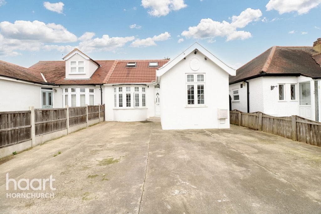 View property at Belmont Road, Hornchurch