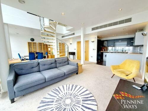 Western Gateway, London E16 - Image 4
