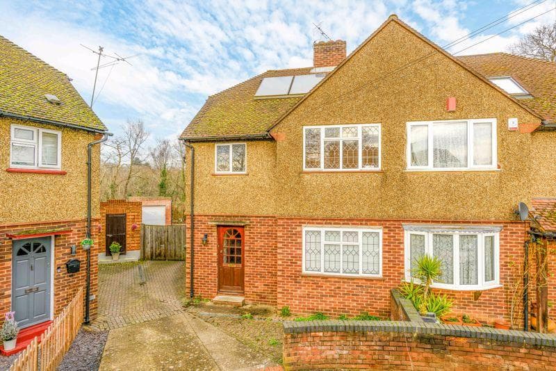 View property at Segrave Close, Weybridge