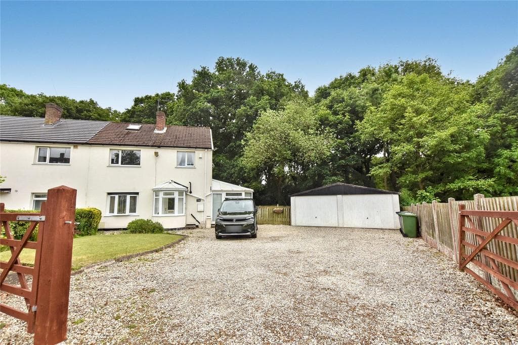 View property at Silk Mill Gardens, Cookridge, Leeds