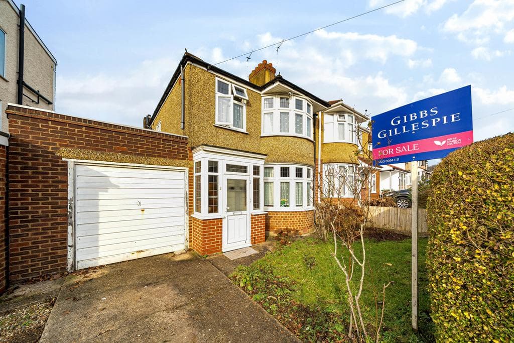 View property at The Highway, Stanmore, Middlesex