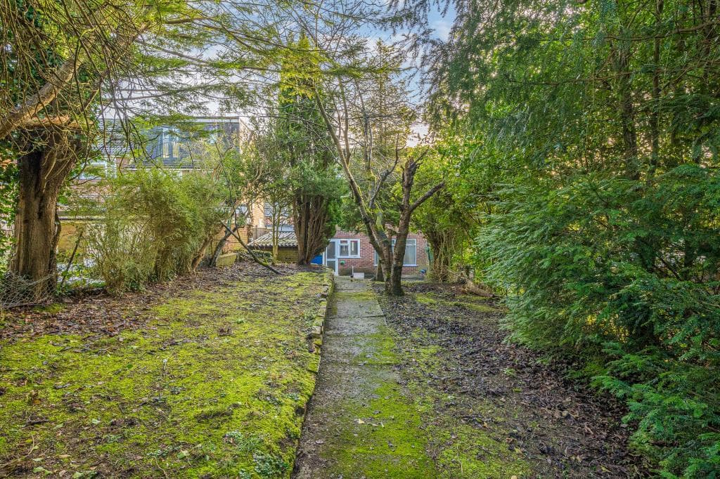 High Wycombe,  Buckinghamshire,  HP13 - Image 3