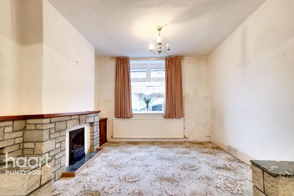 View property at Greenfield Place, Pontypool