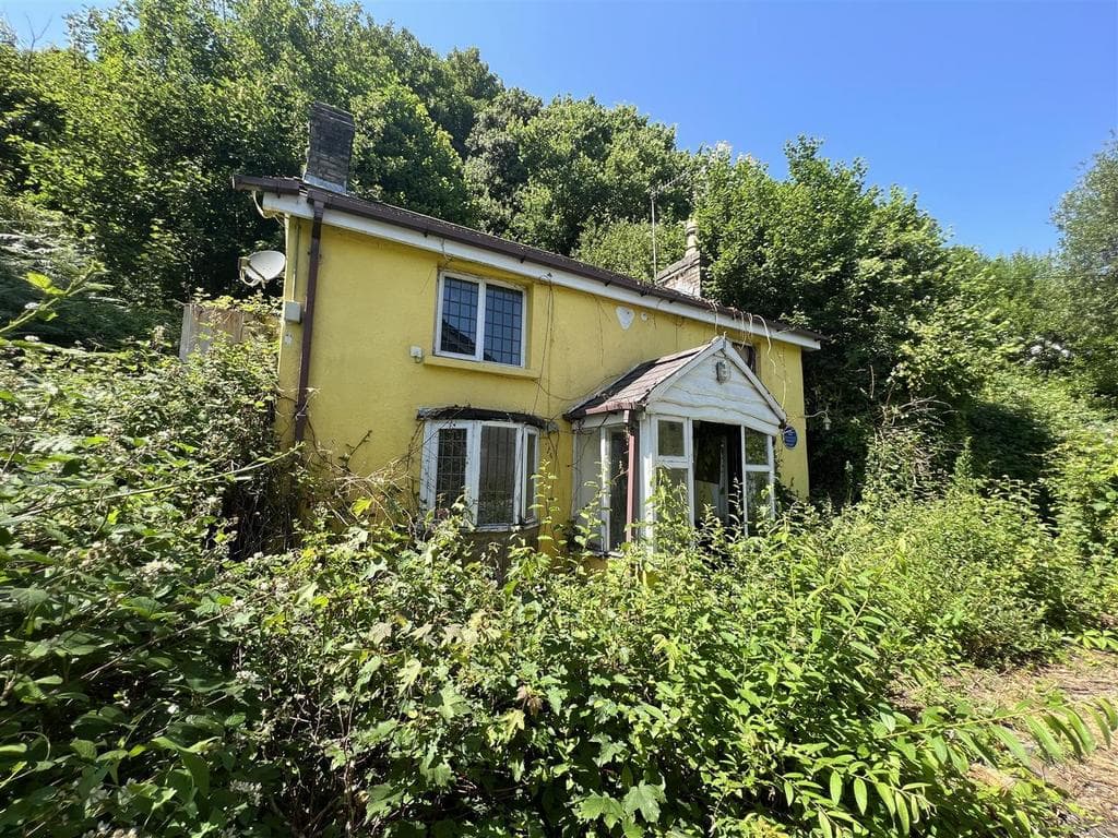 View property at Llangennech, Llanelli