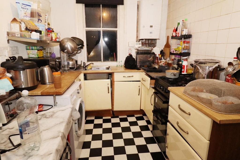View property at High Road, Willesden, NW10 2TE