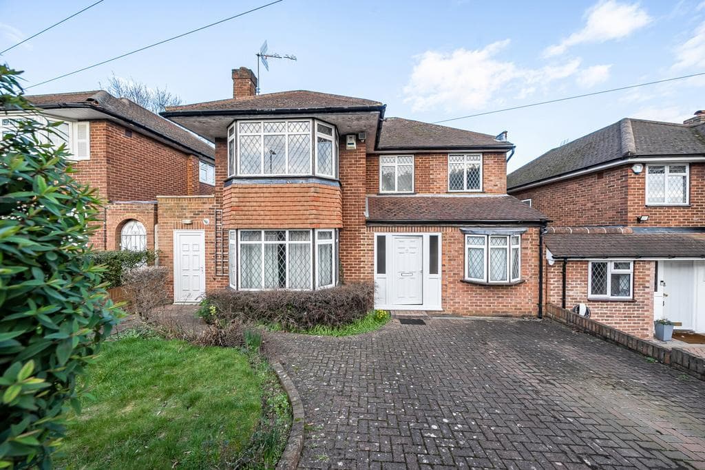 View property at Winscombe Way, Stanmore, Middlesex