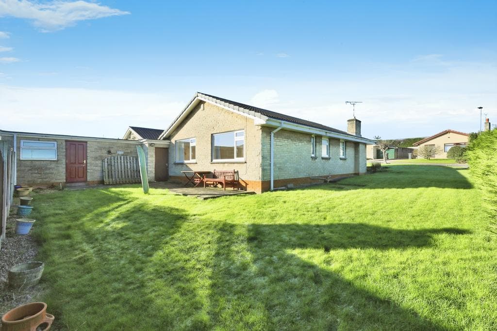 Doleswood Drive, Sheffield S25 - Image 2