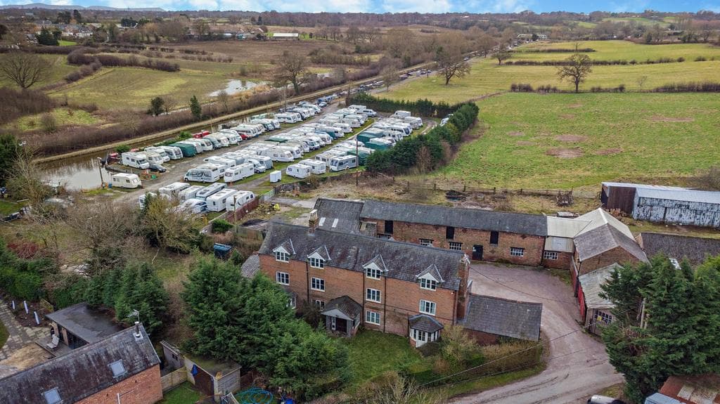 View property at Chester, Cheshire