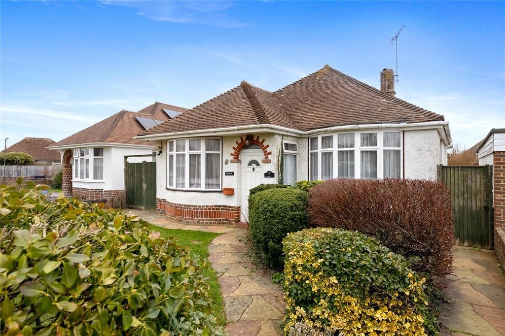 View property at Amberley Road, Rustington, Littlehampton, West Sussex, BN16