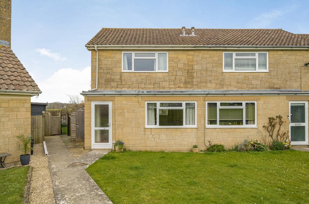 View property at Queens Crescent, Stoke-Sub-Hamdon, Somerset, TA14