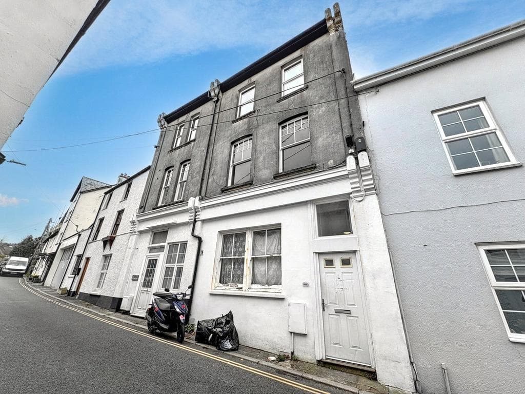 View property at Market House, Maiden Street, Stratton