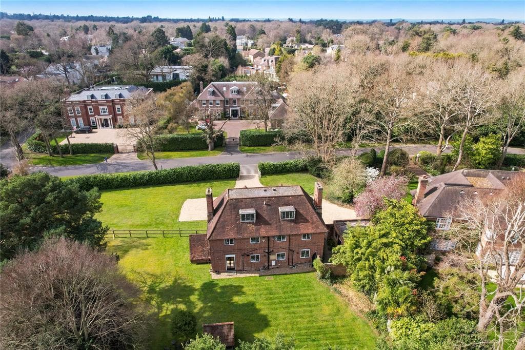 View property at Eriswell Road, Burwood Park, KT12