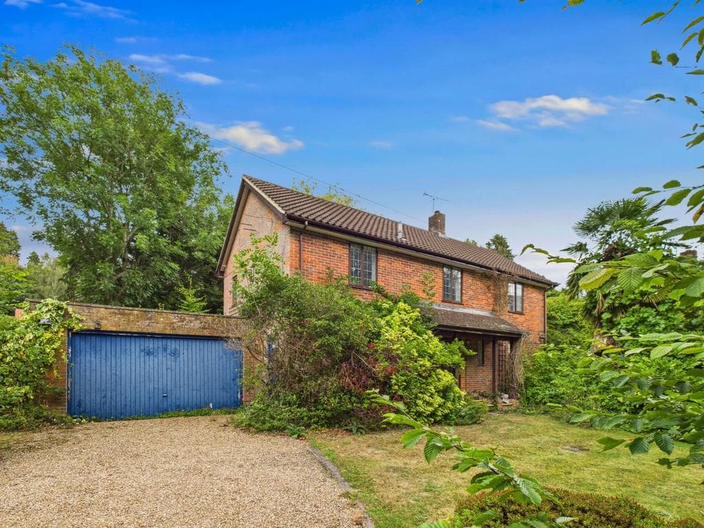 View property at The Grove, Latimer, Chesham, Buckinghamshire, HP5