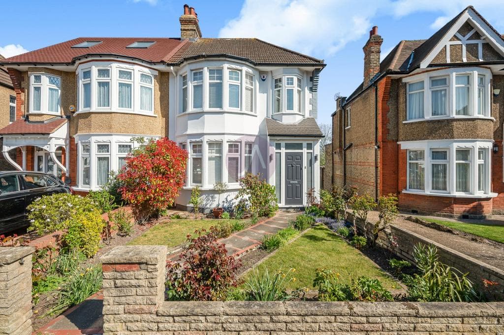 The Orchard, Winchmore Hill, London, N21 - Image 2