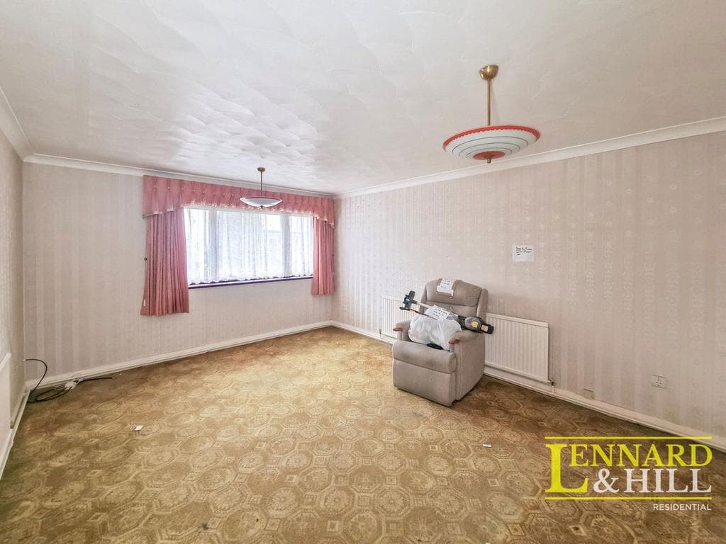 Regent Close, Grays RM16 - Image 2