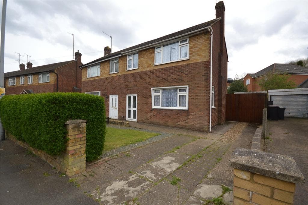 Meyrick Avenue, Luton, Bedfordshire, LU1 - Image 1