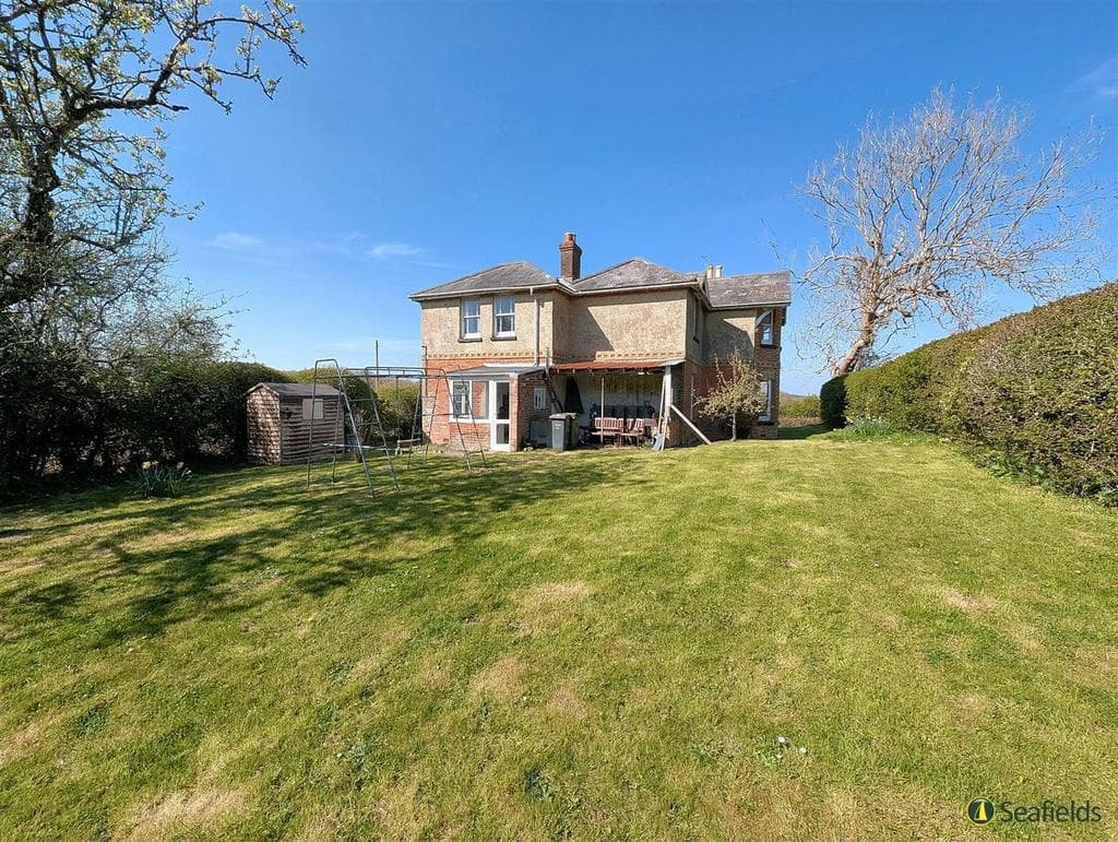 View property at Rowlands Lane, Havenstreet, PO33 4DF