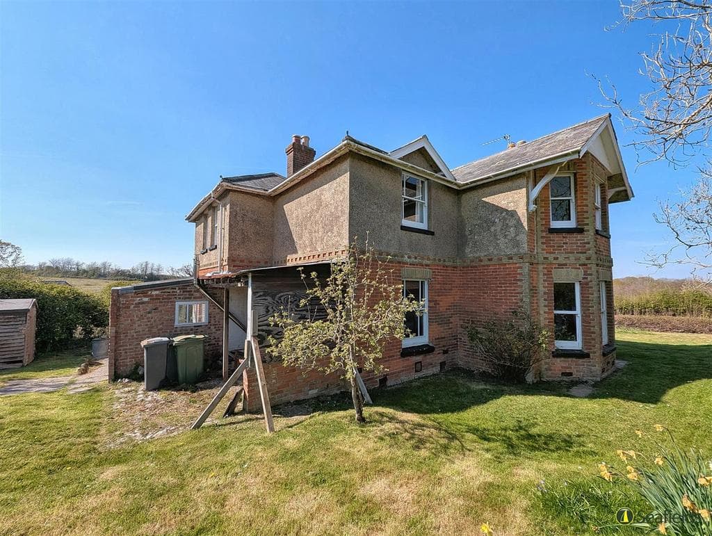 Rowlands Lane, Havenstreet, PO33 4DF - Image 2